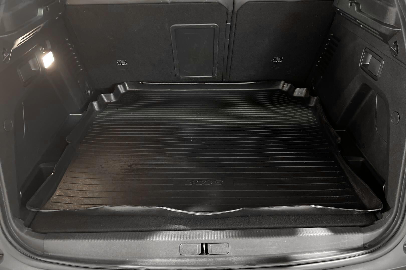 Peugeot 3008 iso kuva 12