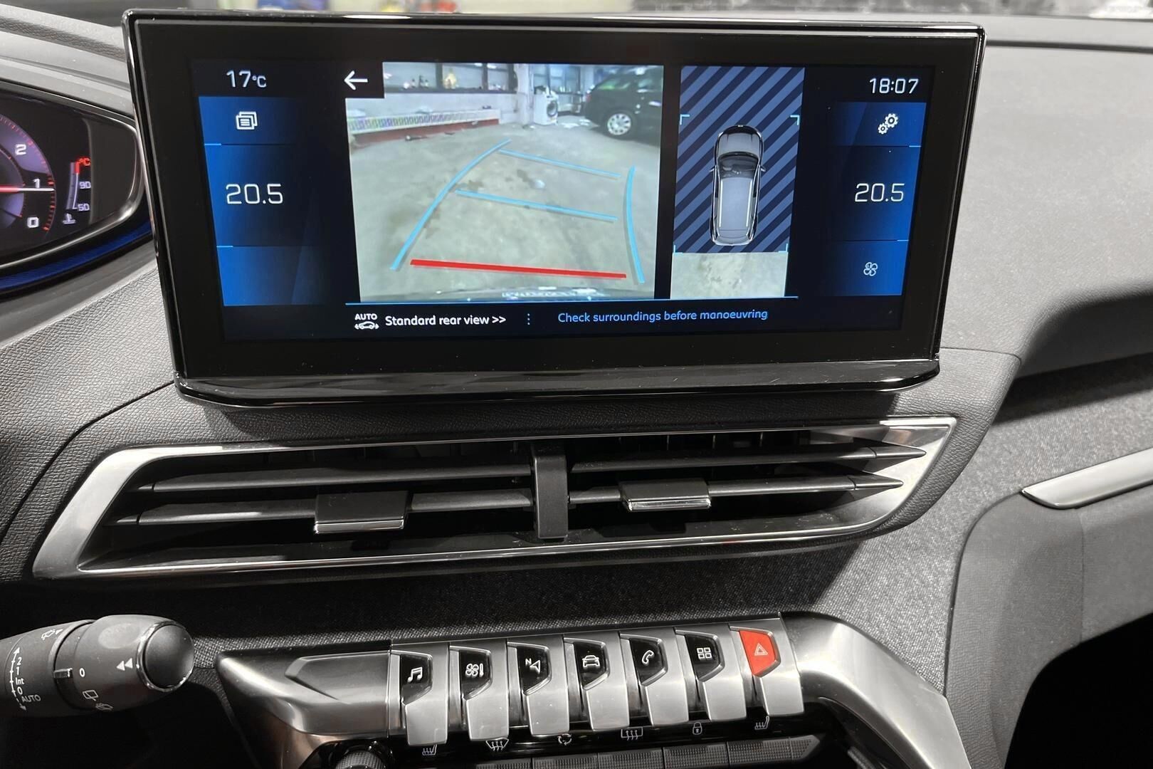 Peugeot 3008 iso kuva 17