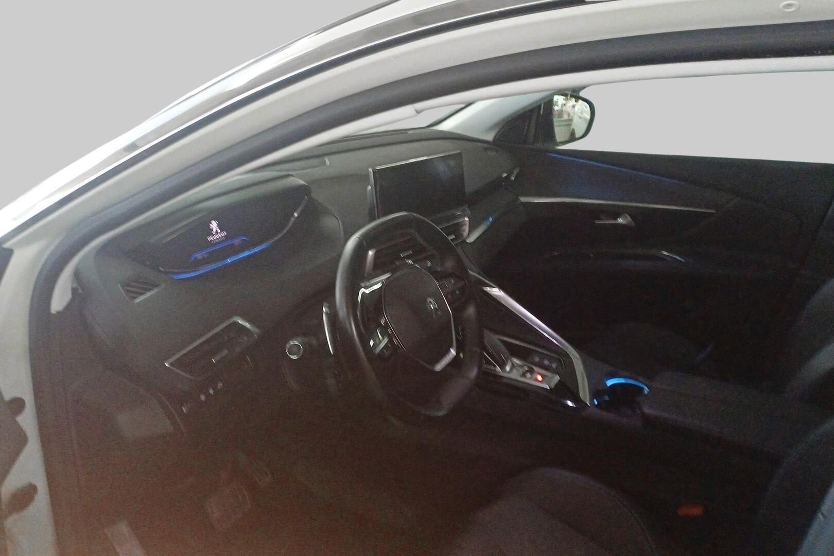 Peugeot 3008 iso kuva 1