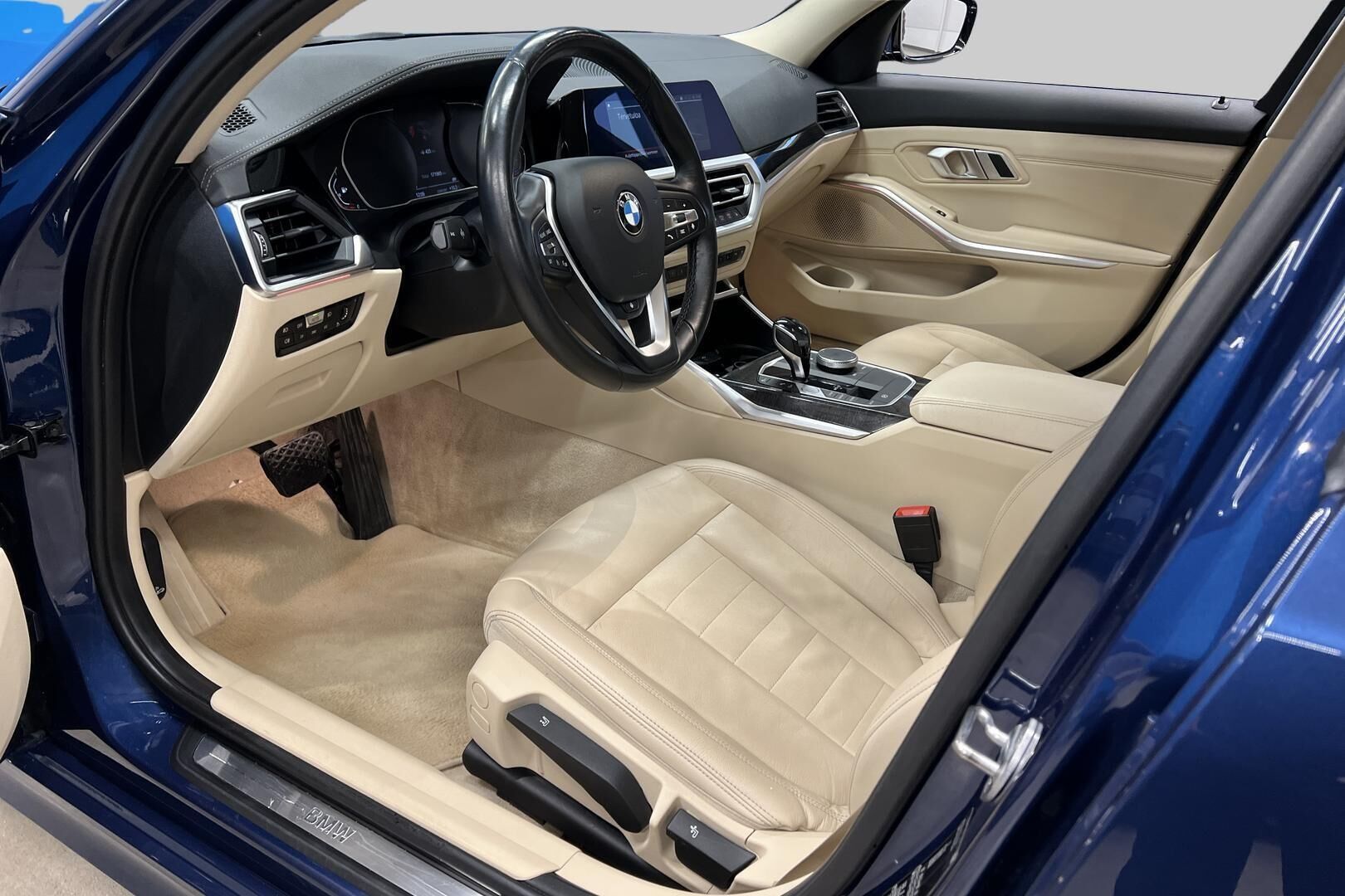 BMW 3-sarja iso kuva 8