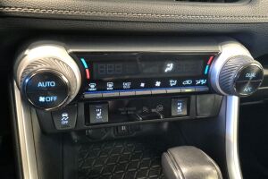 Toyota RAV4 esikatselu 15