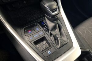 Toyota RAV4 esikatselu 16