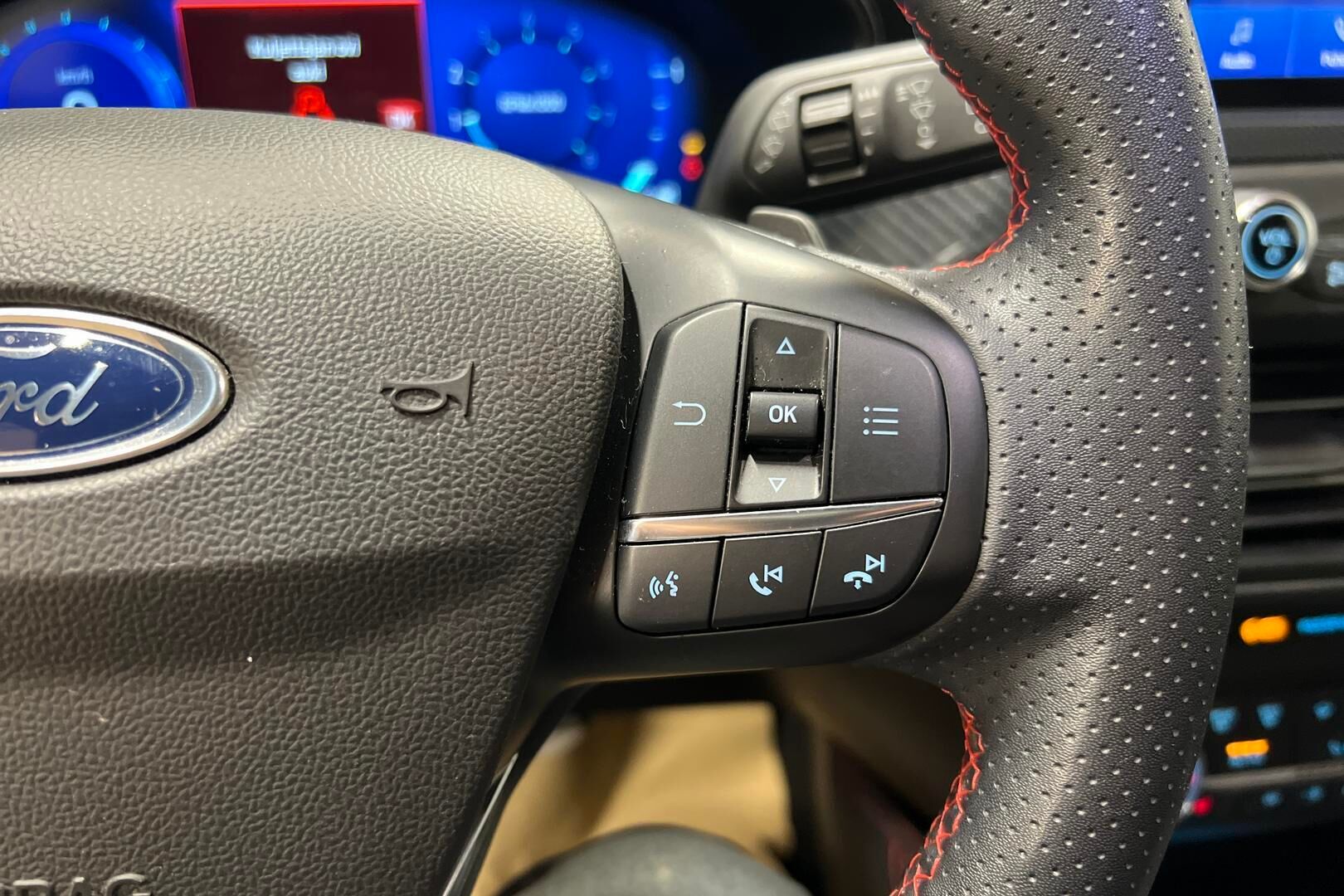 Ford Focus iso kuva 16