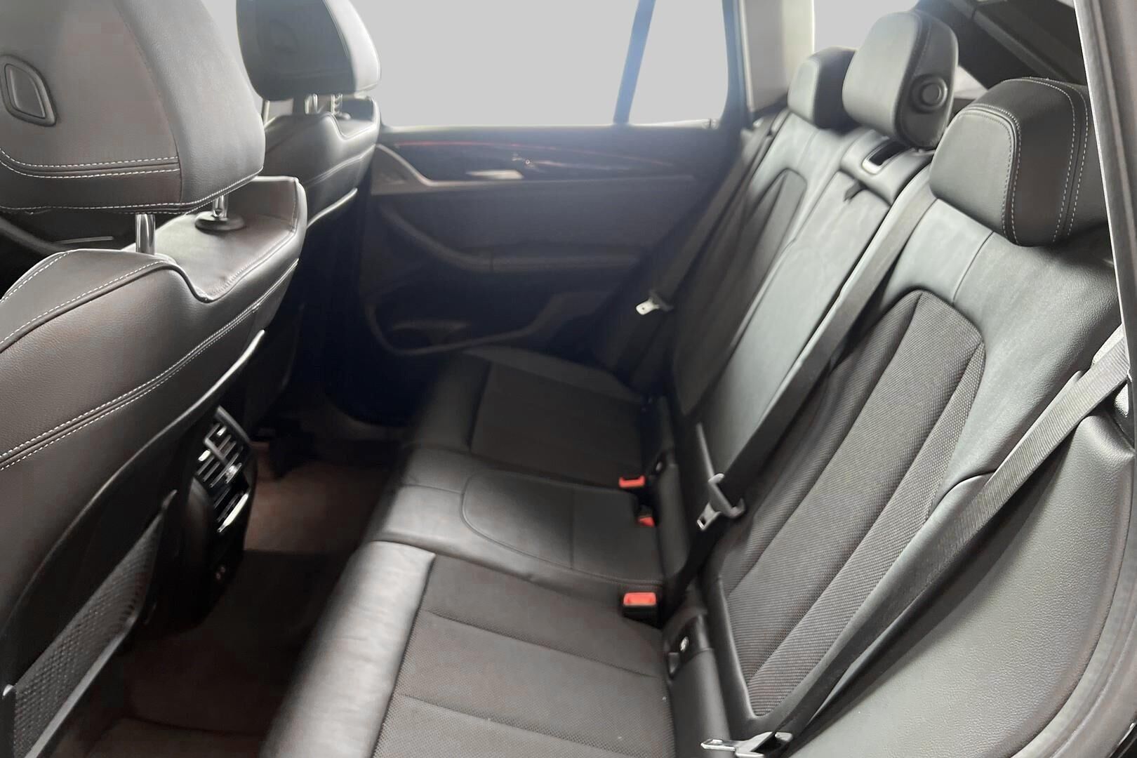 BMW X3 iso kuva 9