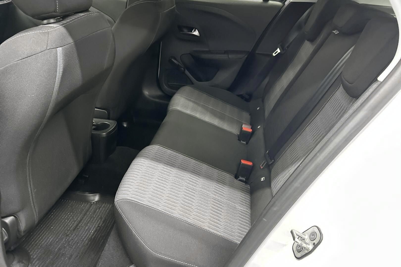 Opel Corsa iso kuva 2