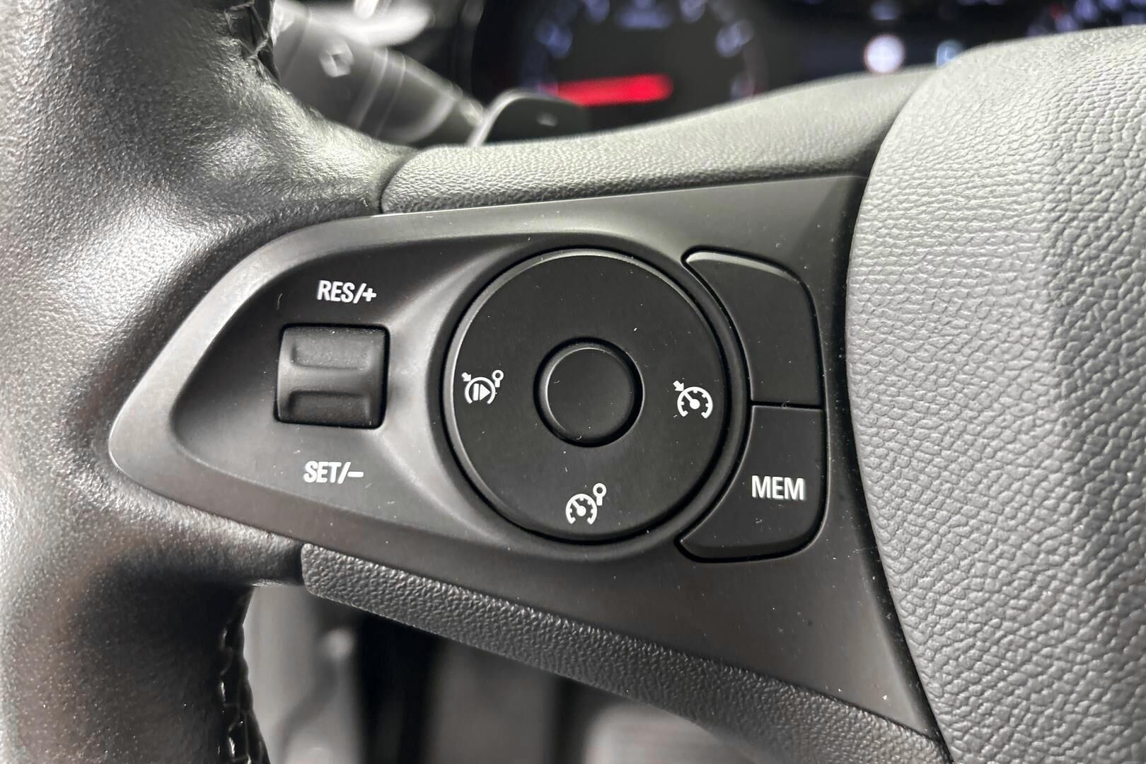 Opel Corsa iso kuva 18