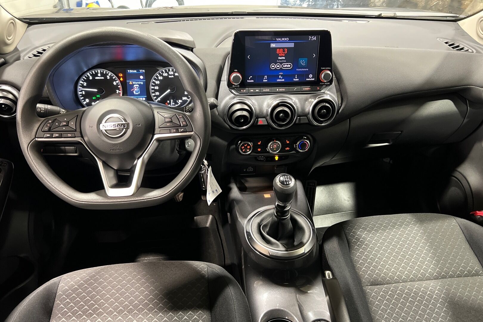Nissan Juke iso kuva 10