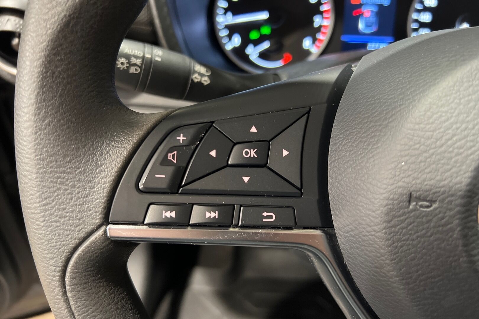 Nissan Juke iso kuva 11