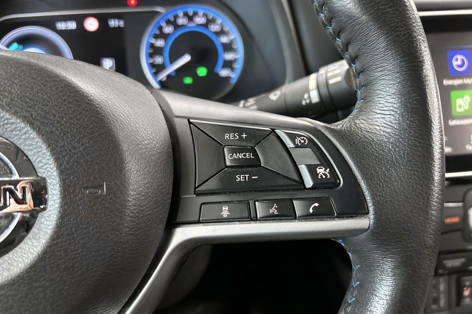 Nissan Leaf iso kuva 10