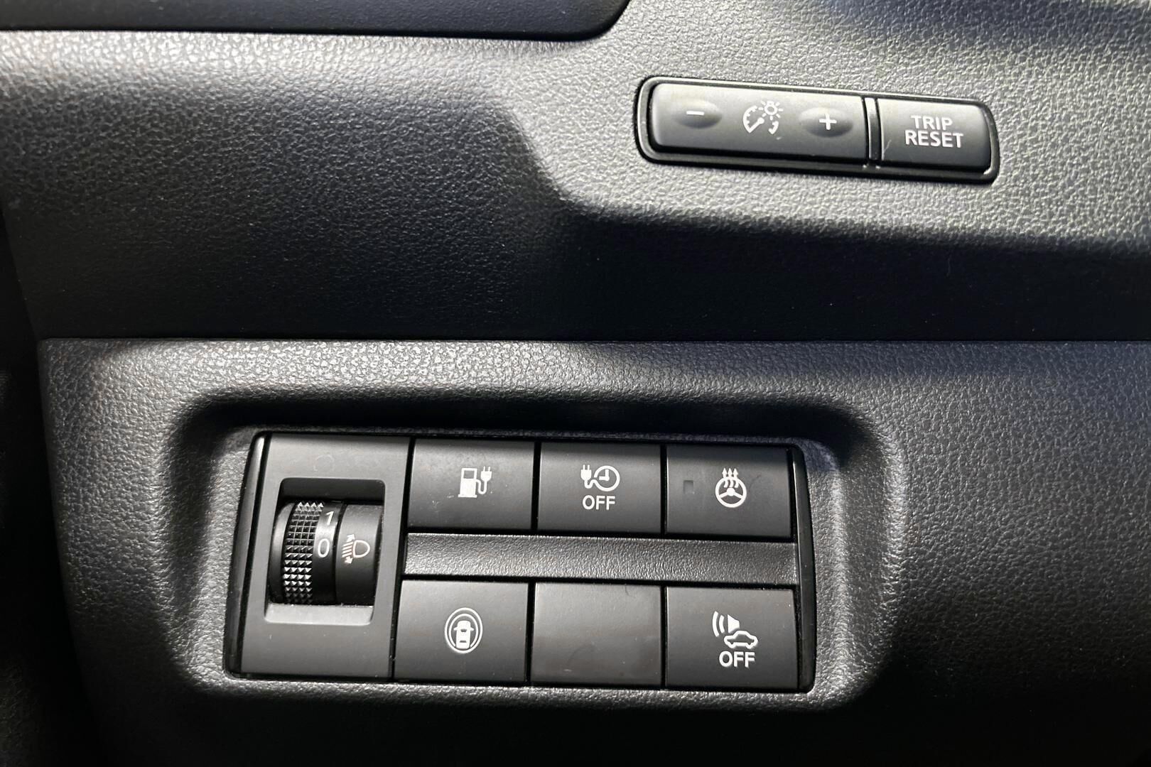 Nissan Leaf iso kuva 14