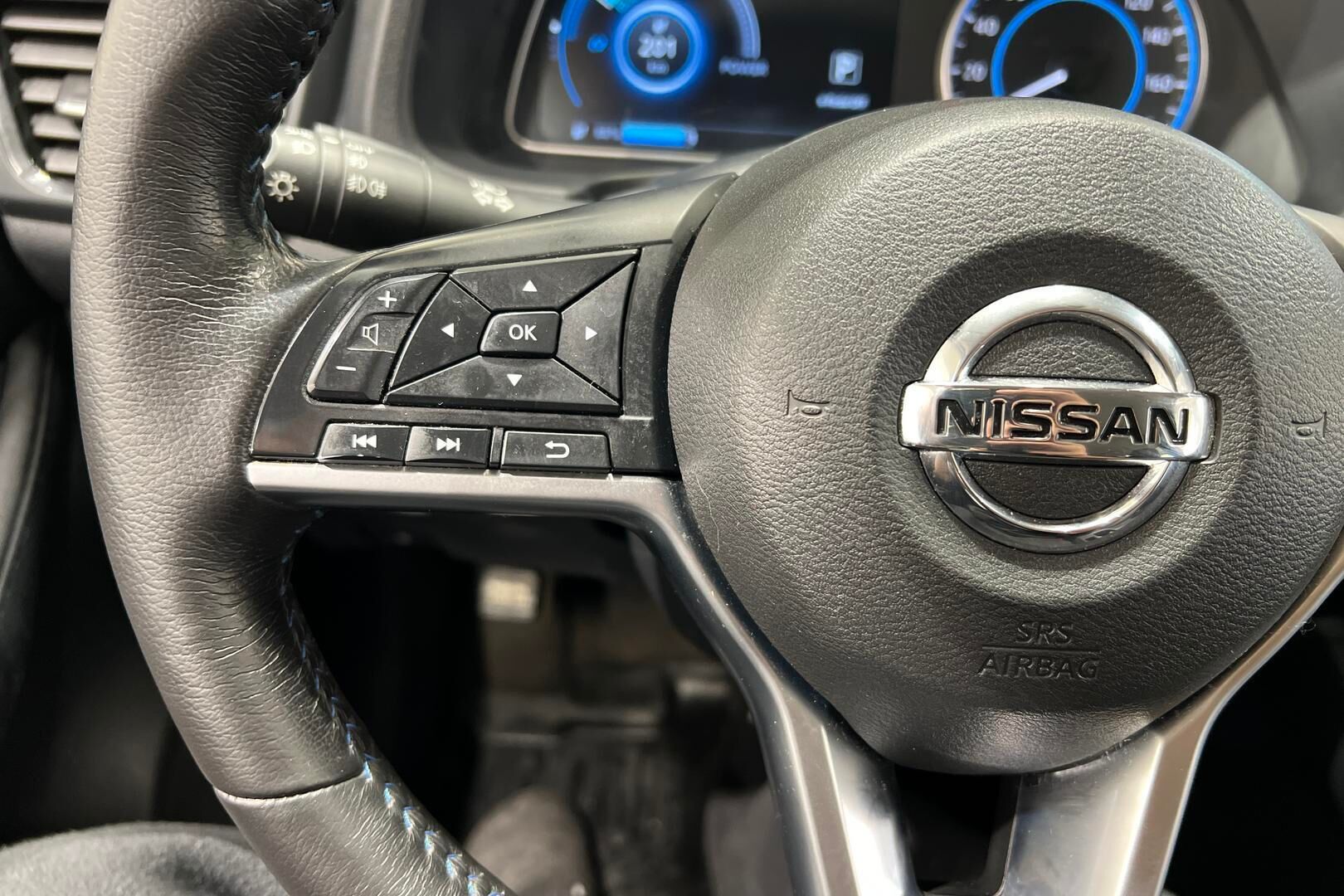 Nissan Leaf iso kuva 23