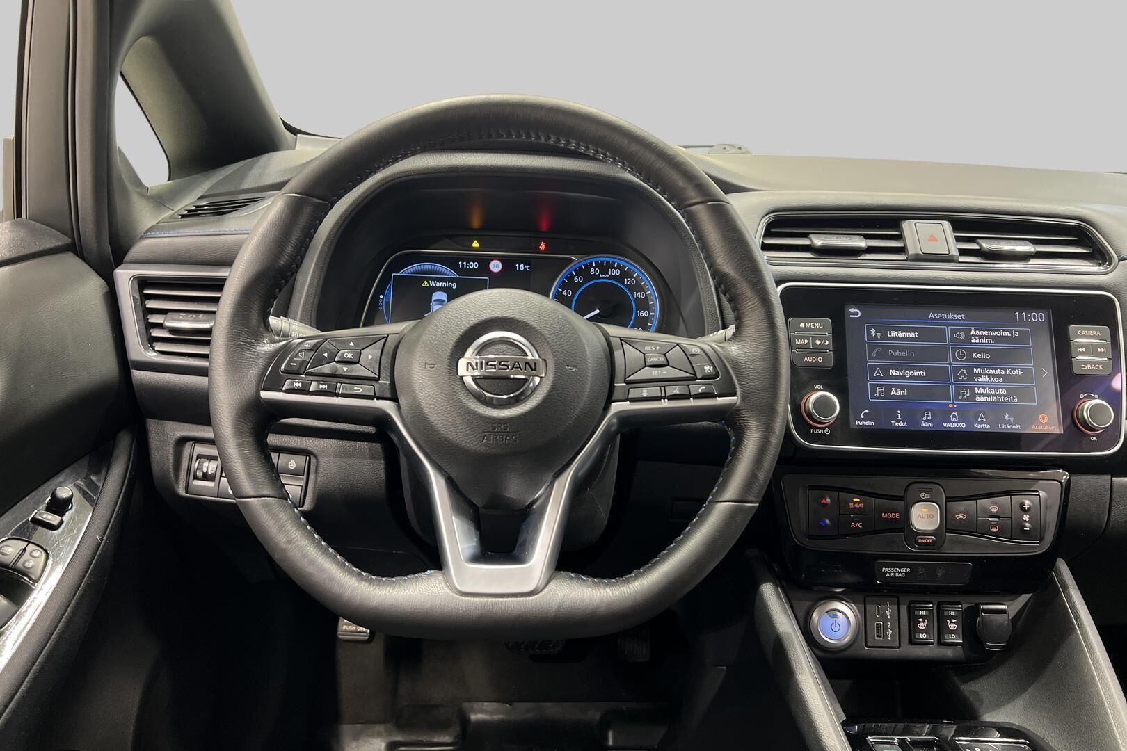 Nissan Leaf iso kuva 28