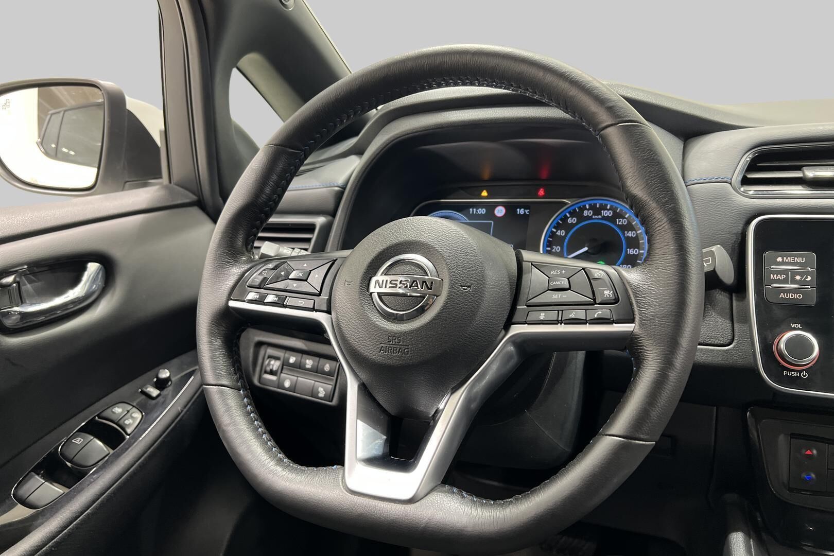Nissan Leaf iso kuva 29
