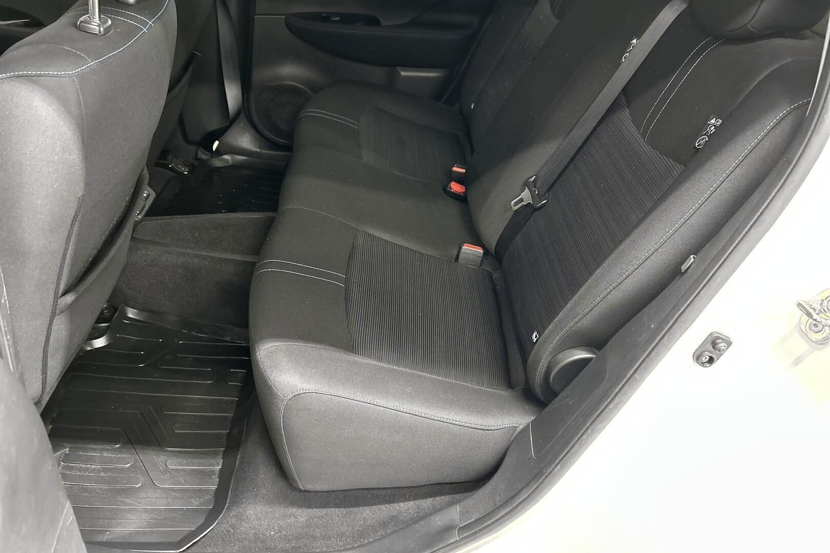 Nissan Leaf iso kuva 10
