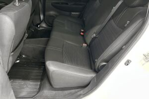 Nissan Leaf esikatselu 10