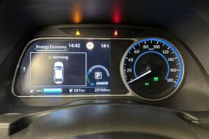 Nissan Leaf esikatselu 14