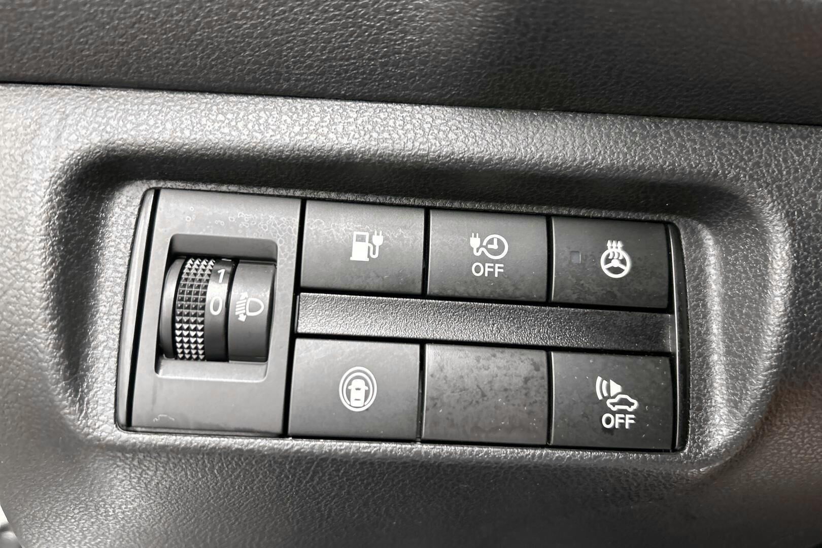 Nissan Leaf iso kuva 19