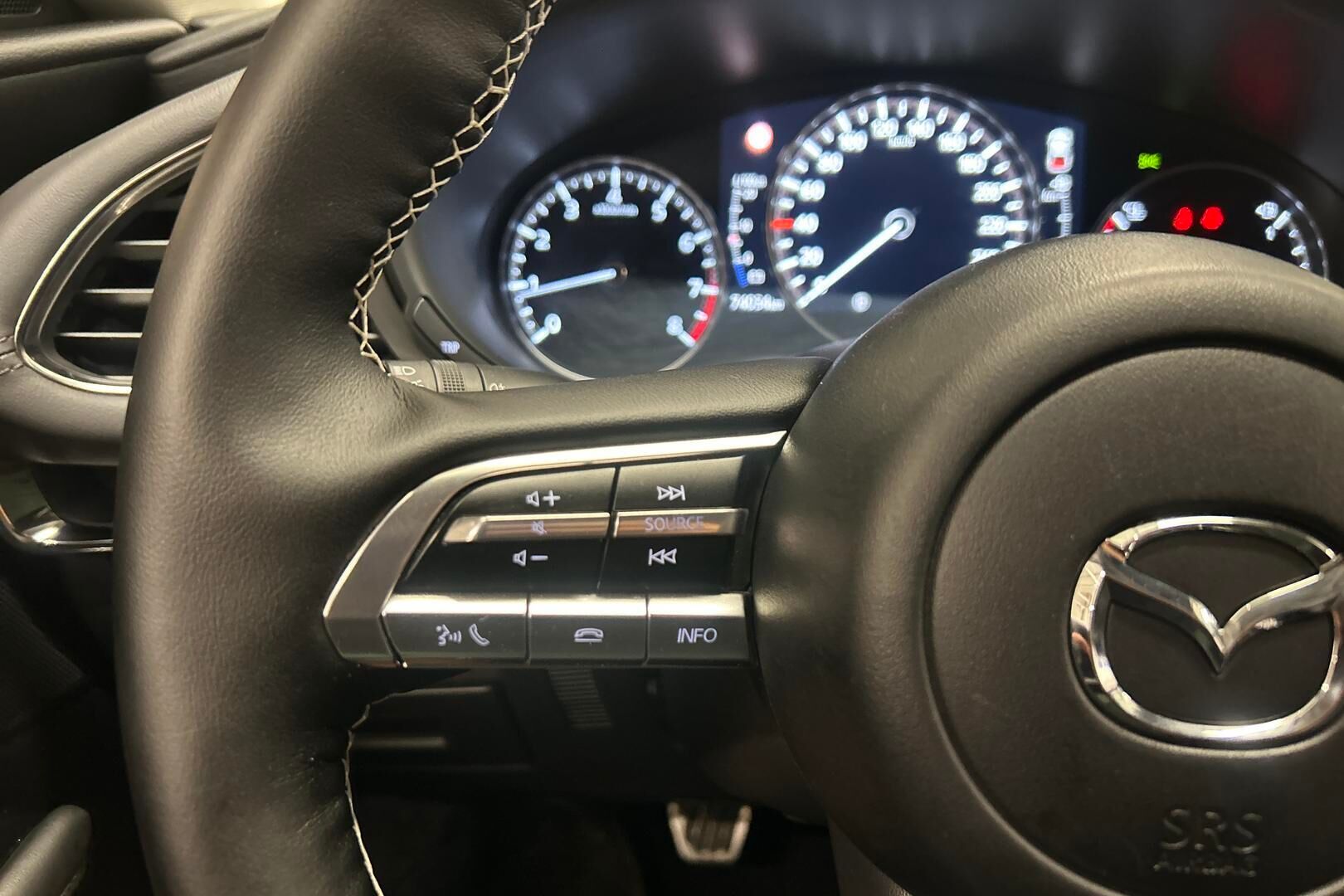 Mazda Mazda3 iso kuva 18