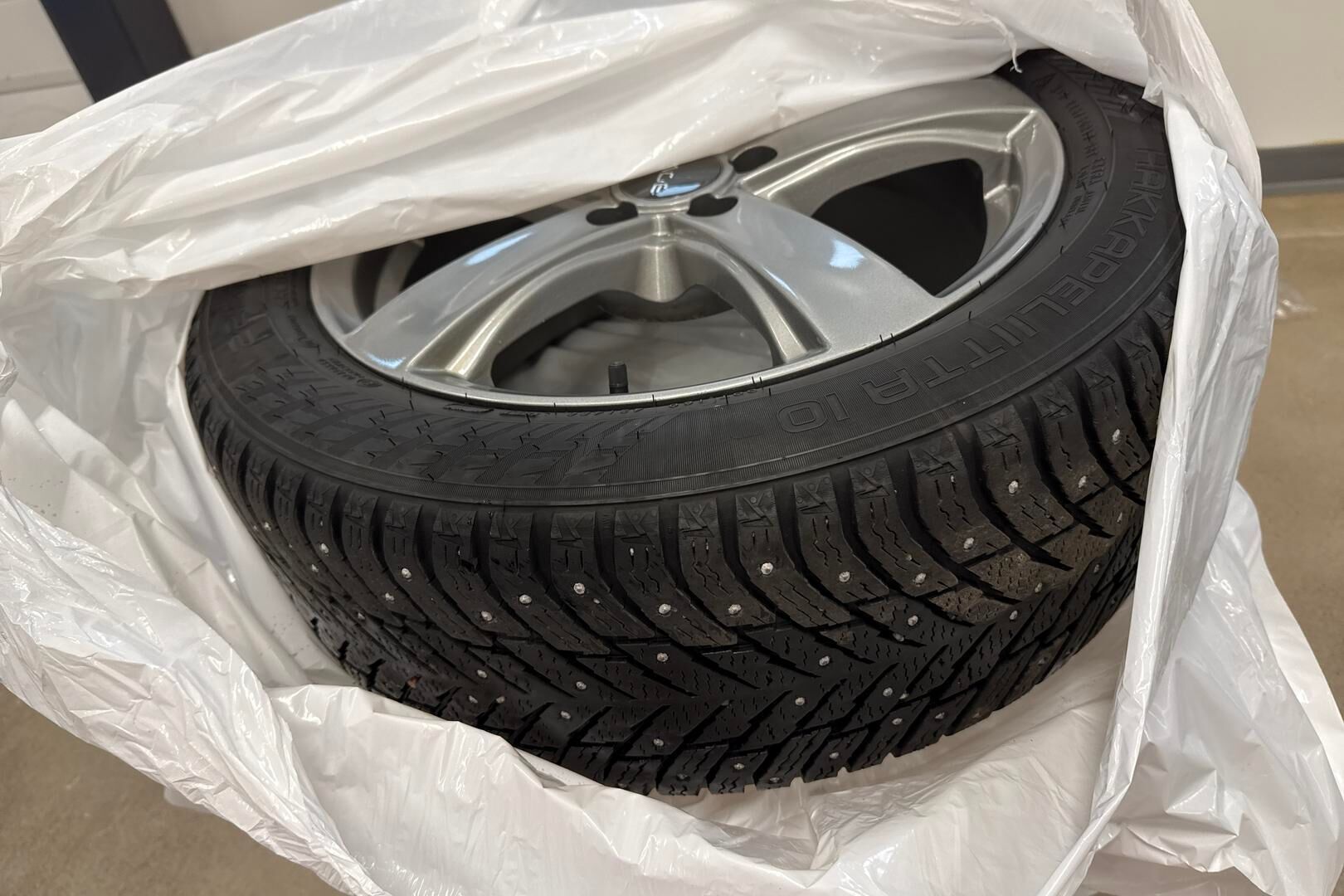 Volvo V60 iso kuva 15