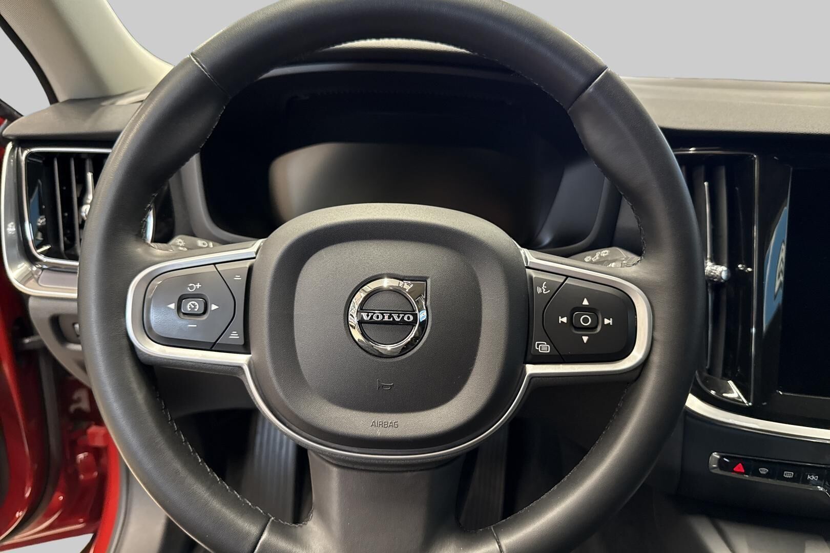 Volvo V60 iso kuva 16