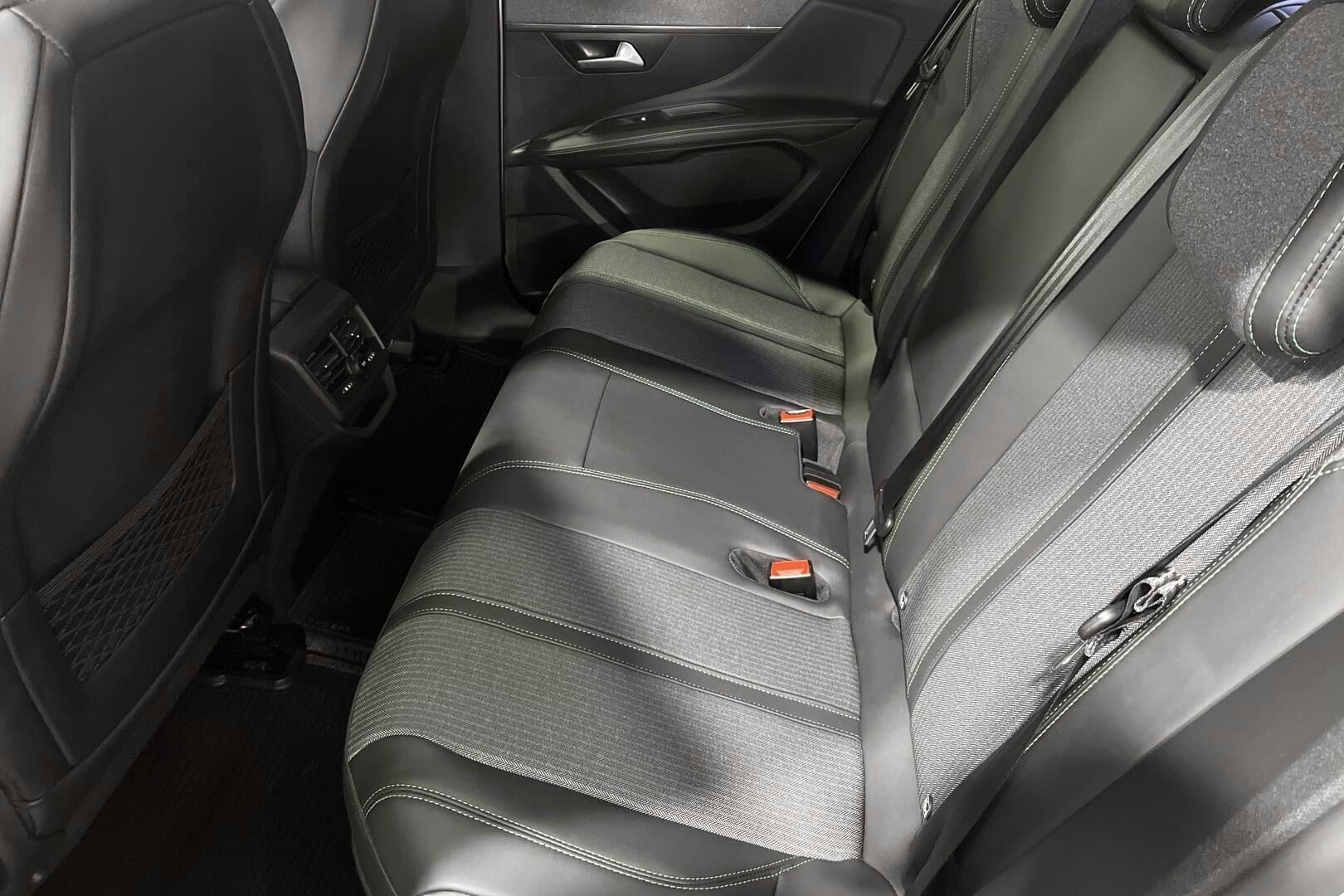 Peugeot 3008 iso kuva 10