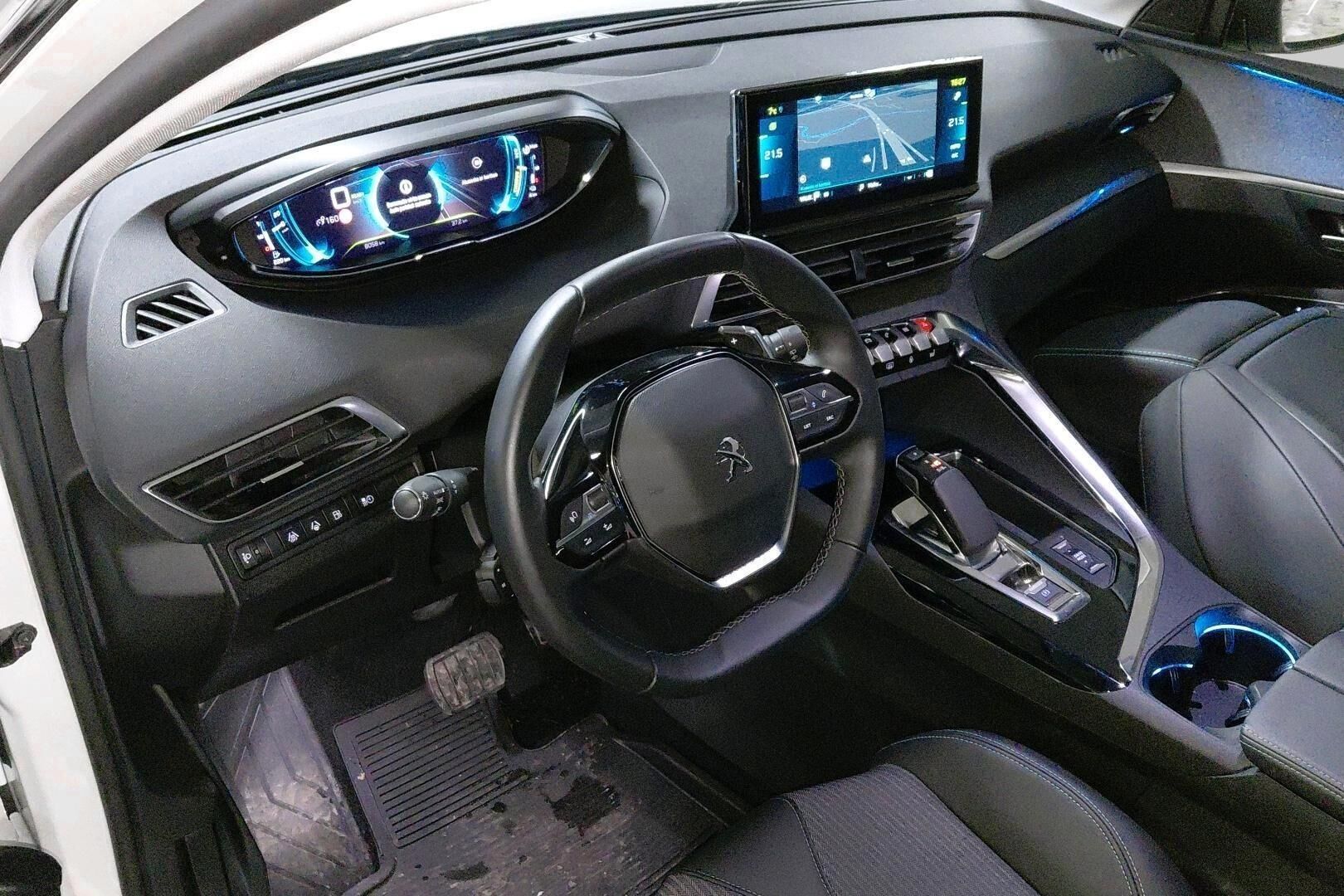 Peugeot 3008 iso kuva 2