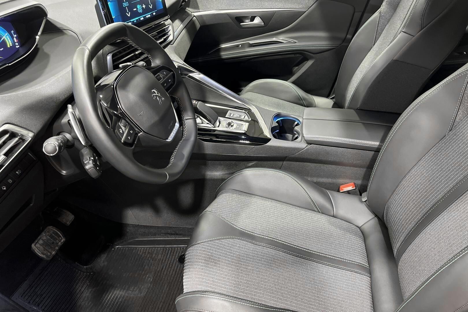 Peugeot 3008 iso kuva 9