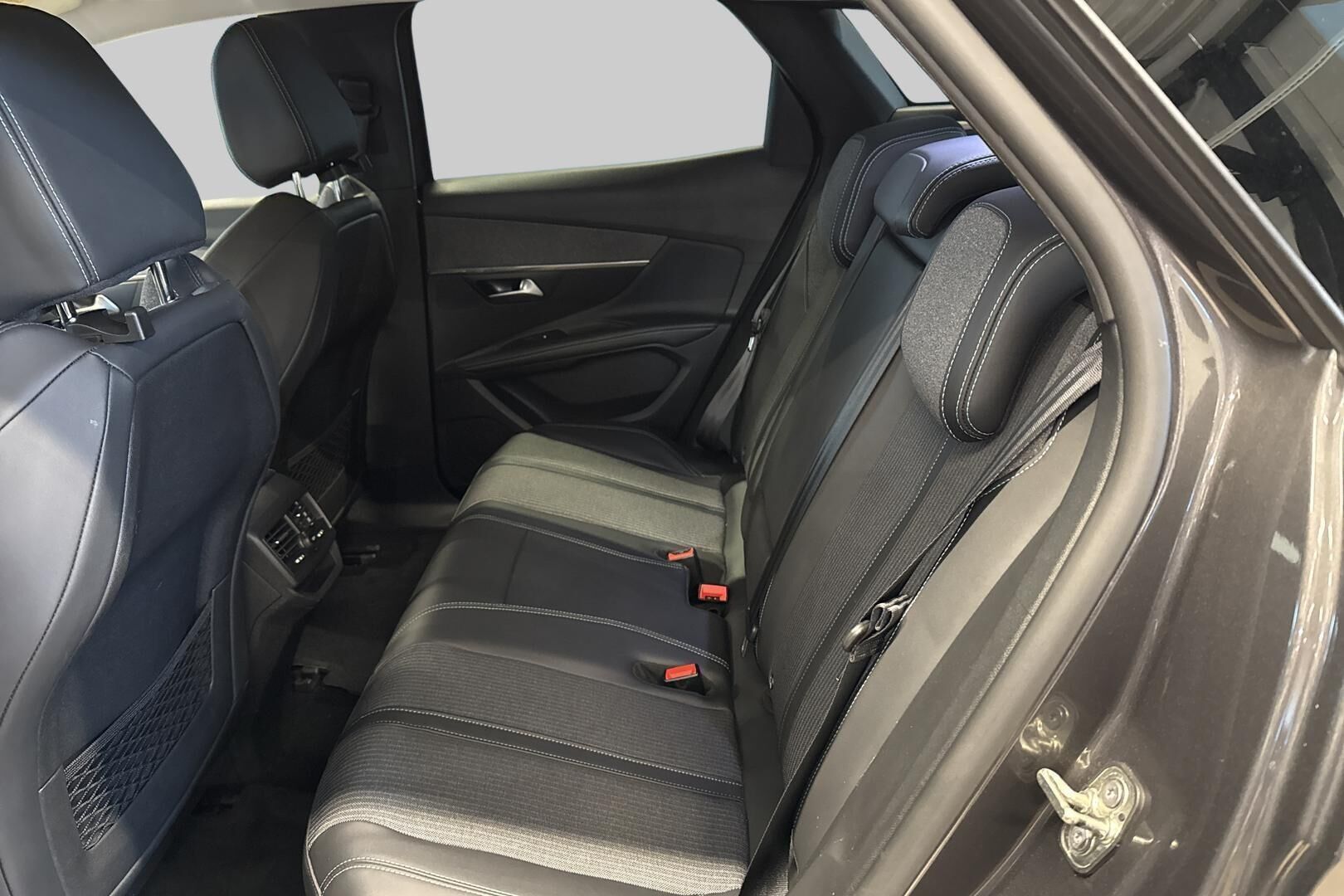 Peugeot 3008 iso kuva 10