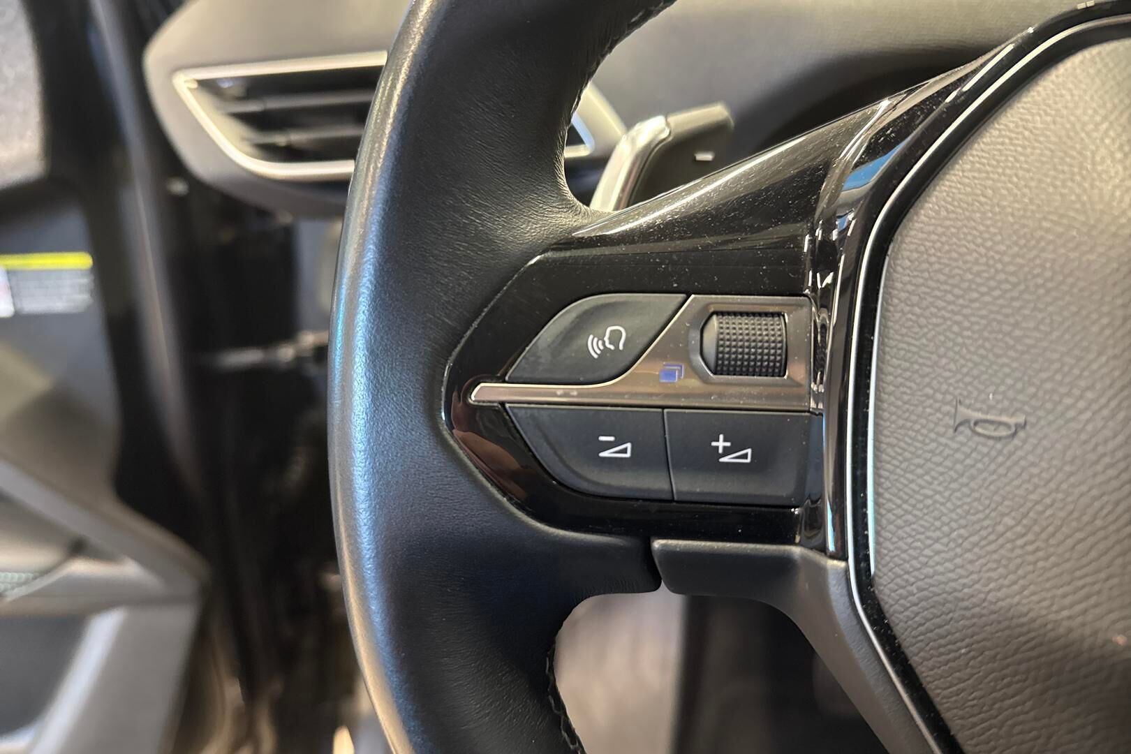 Peugeot 3008 iso kuva 18