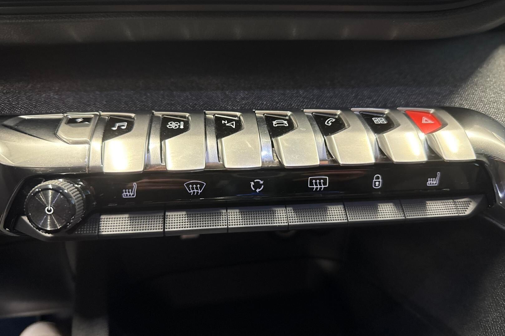 Peugeot 3008 iso kuva 20