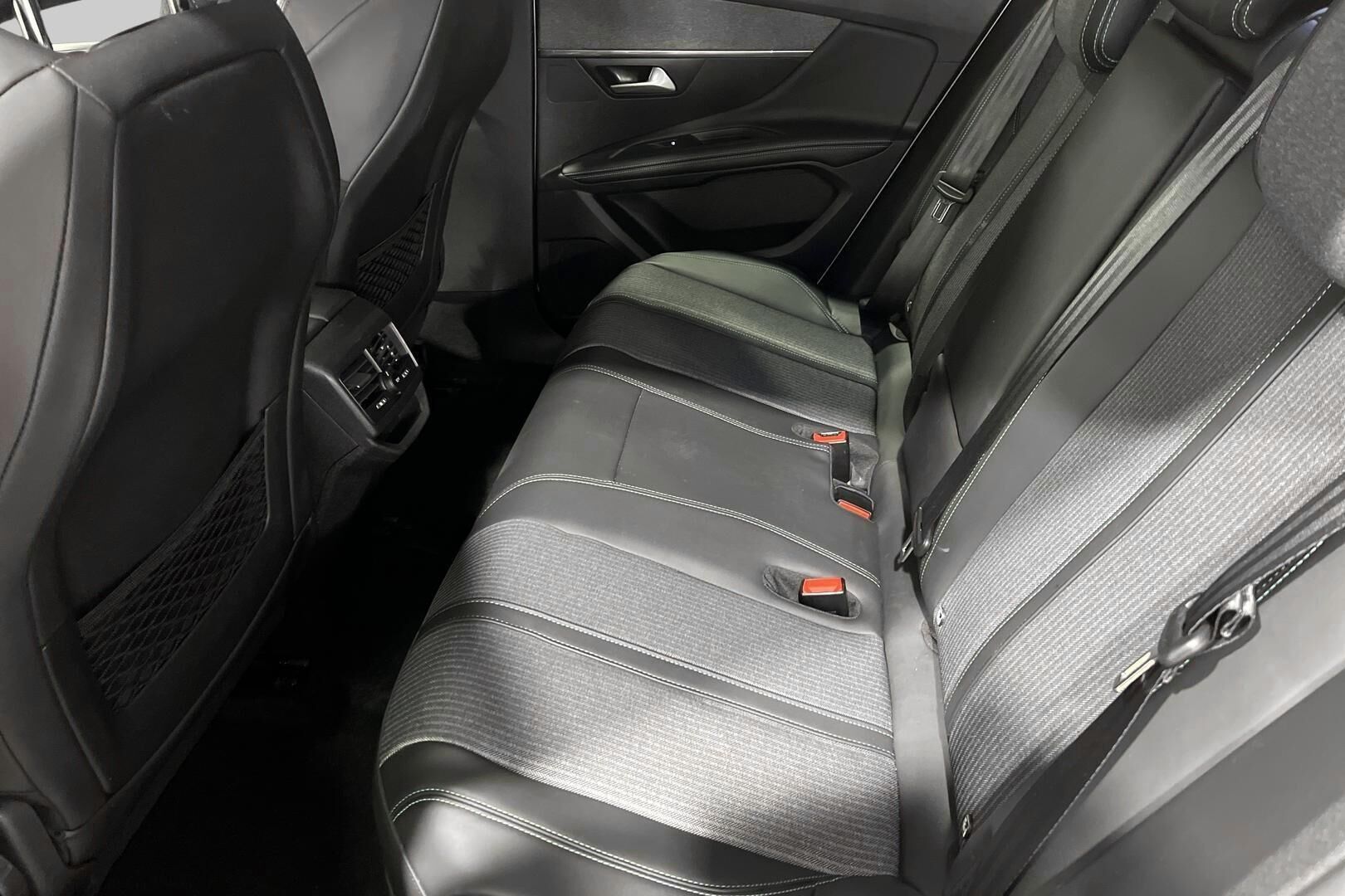 Peugeot 3008 iso kuva 10