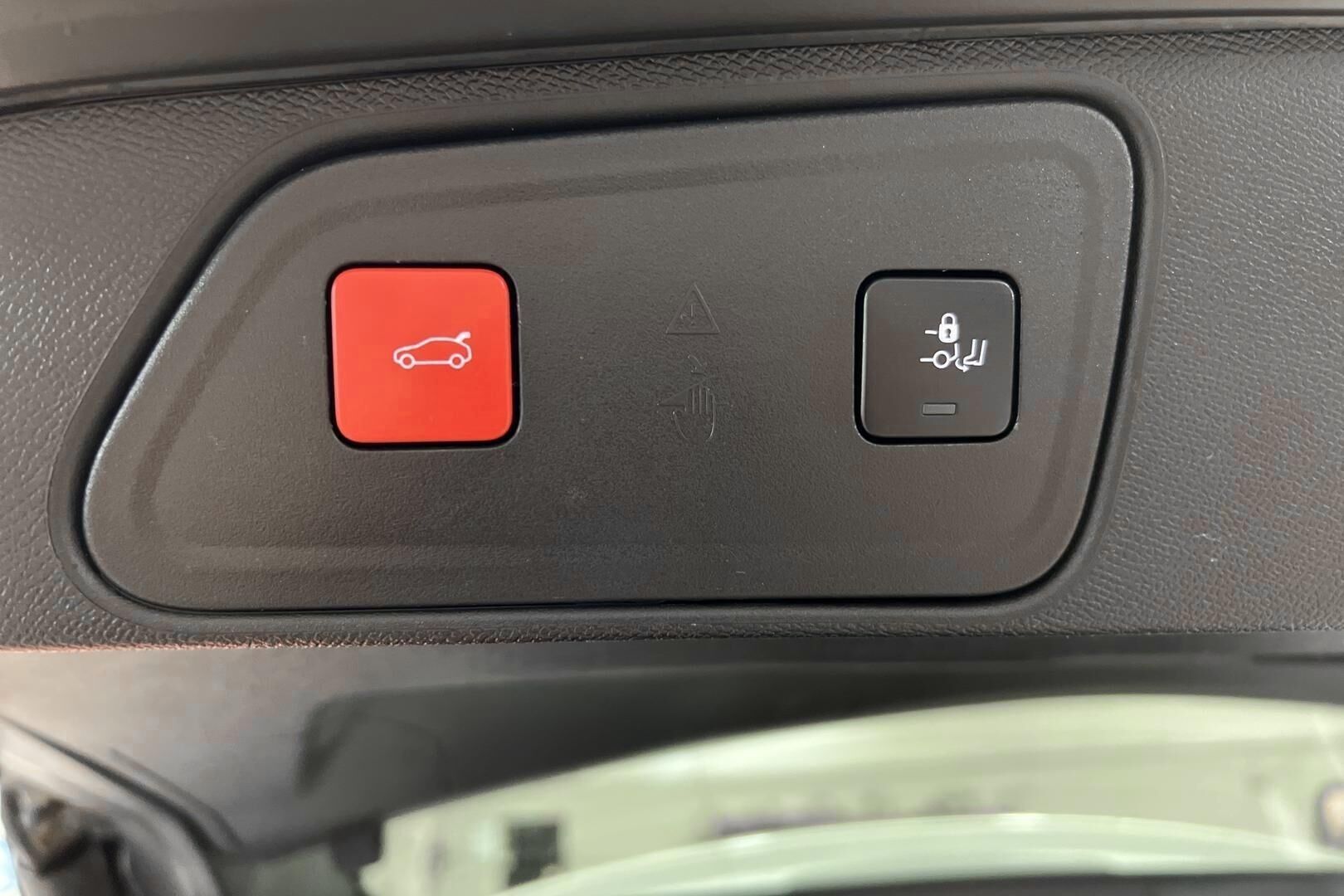 Peugeot 3008 iso kuva 14