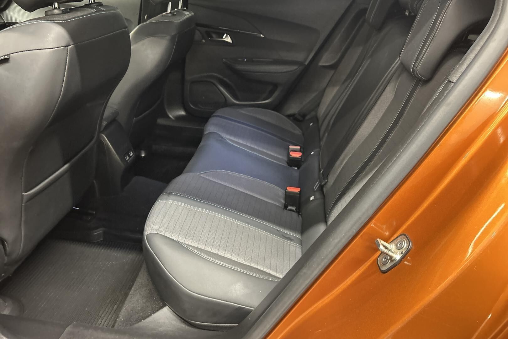 Peugeot 2008 iso kuva 9