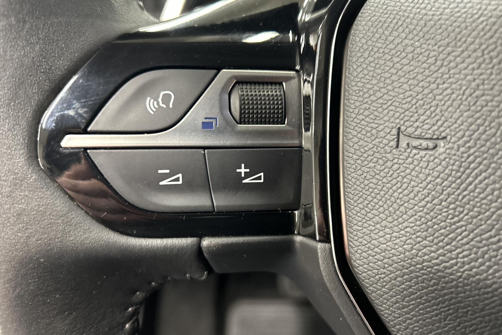 Peugeot 2008 iso kuva 23