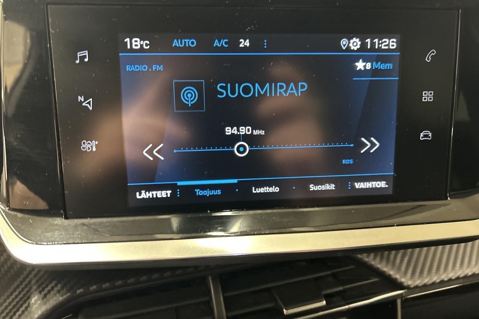 Peugeot 2008 iso kuva 17