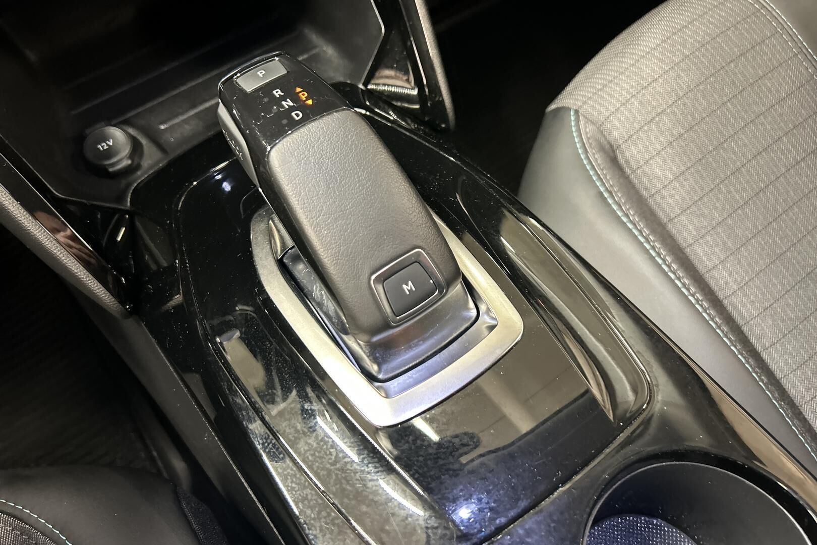 Peugeot 2008 iso kuva 24