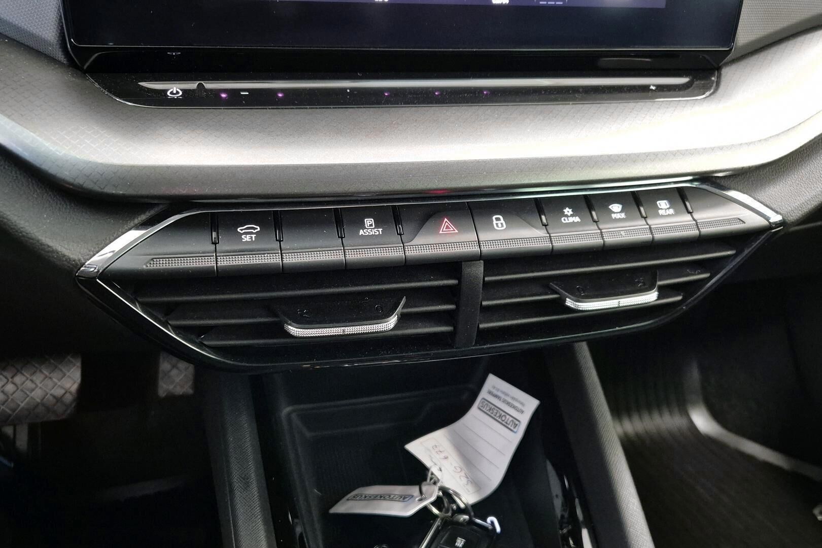 Skoda Octavia iso kuva 16