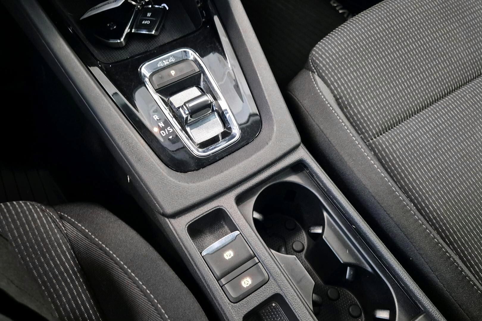 Skoda Octavia iso kuva 17