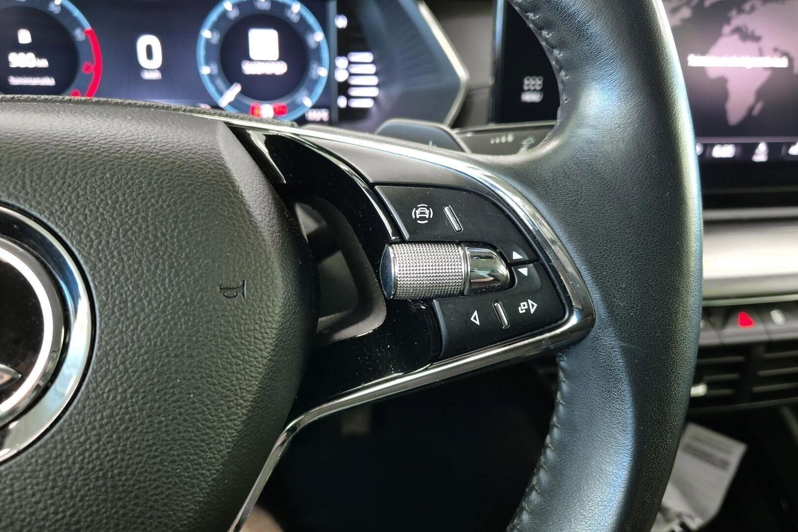 Skoda Octavia iso kuva 18