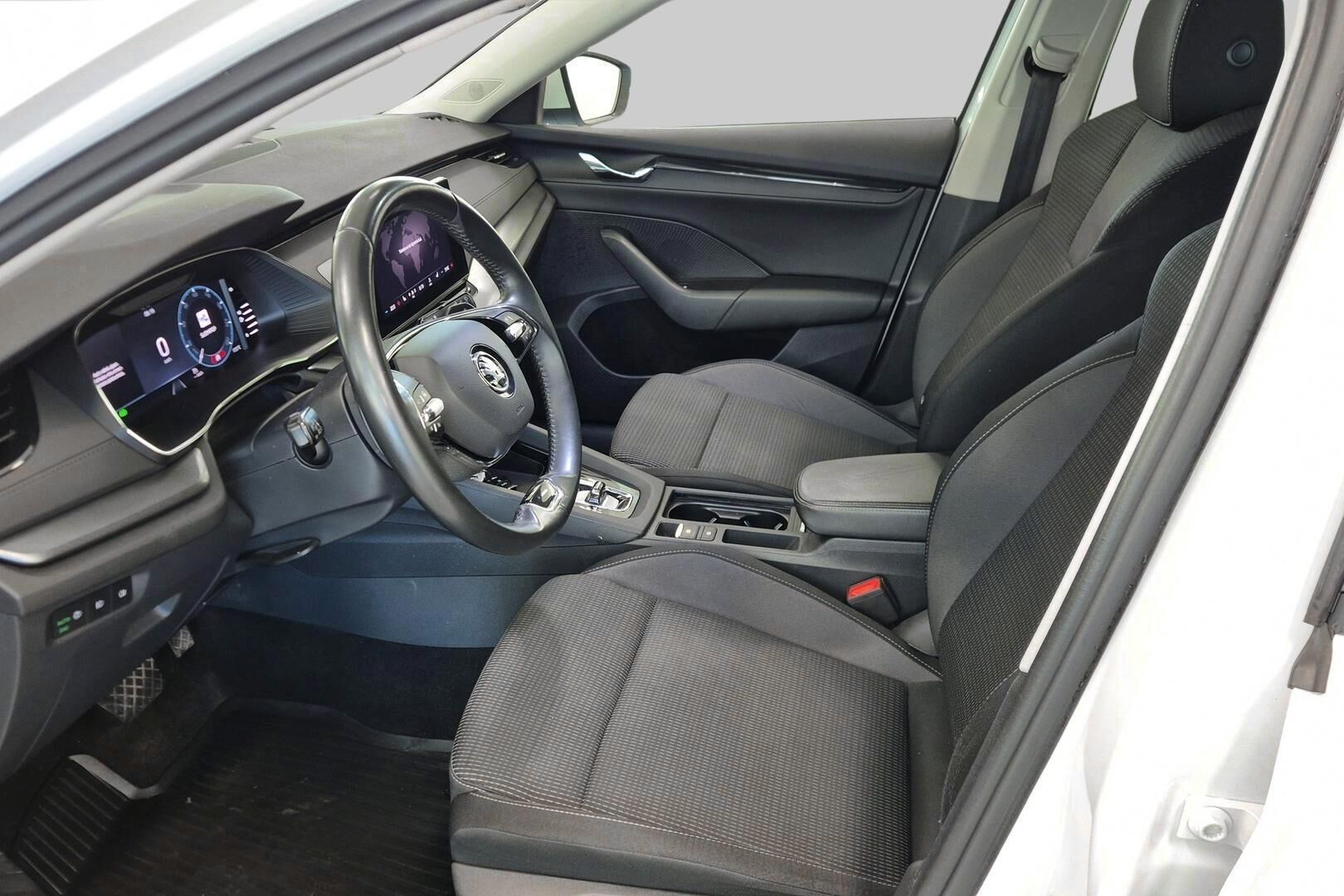 Skoda Octavia iso kuva 9