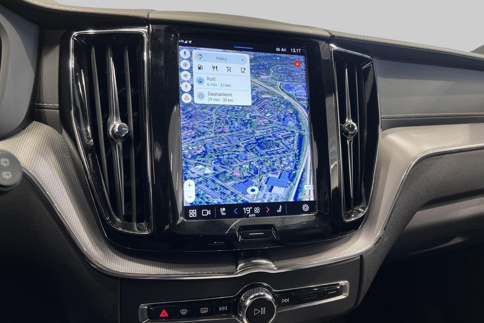 Volvo XC60 iso kuva 15