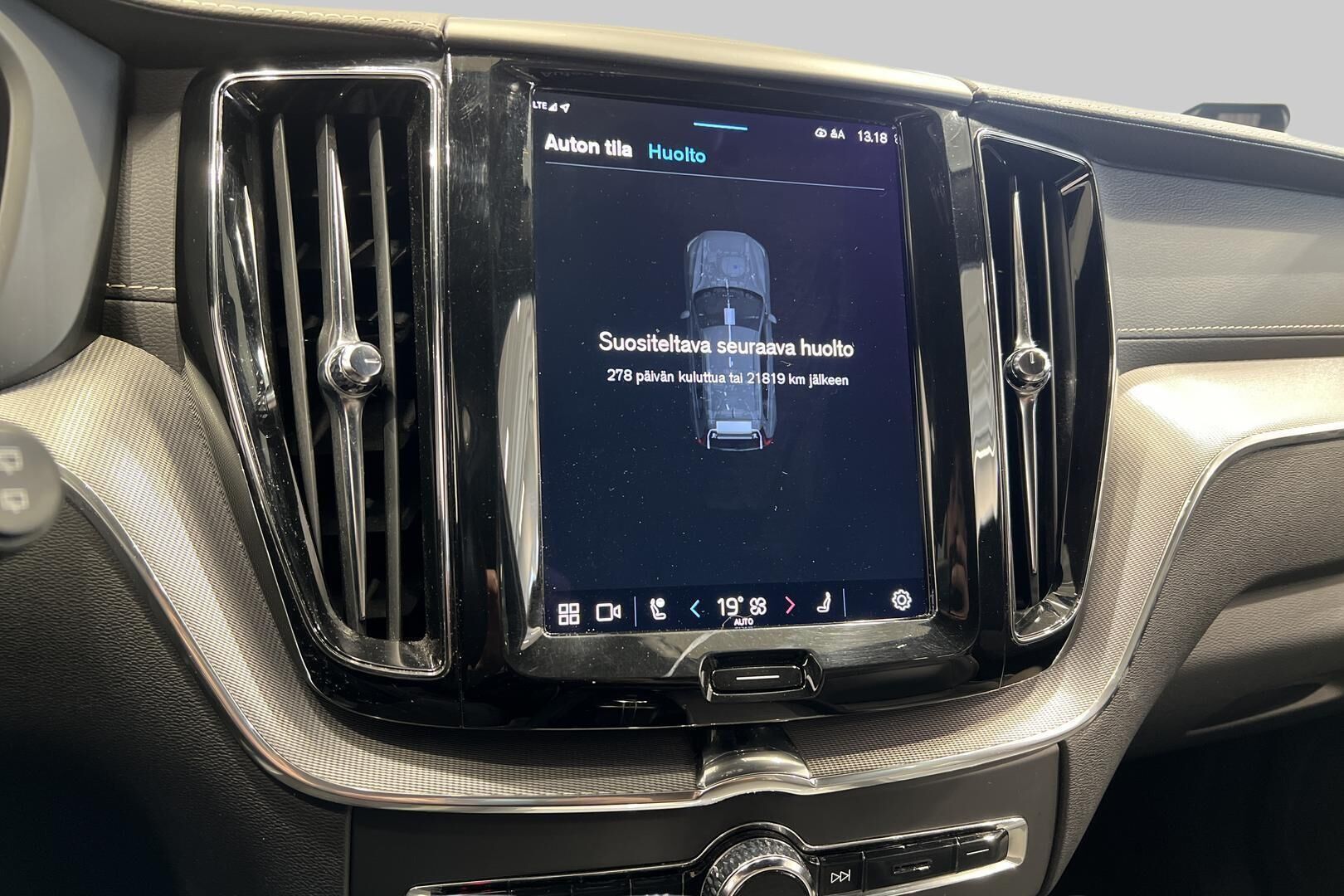 Volvo XC60 iso kuva 18