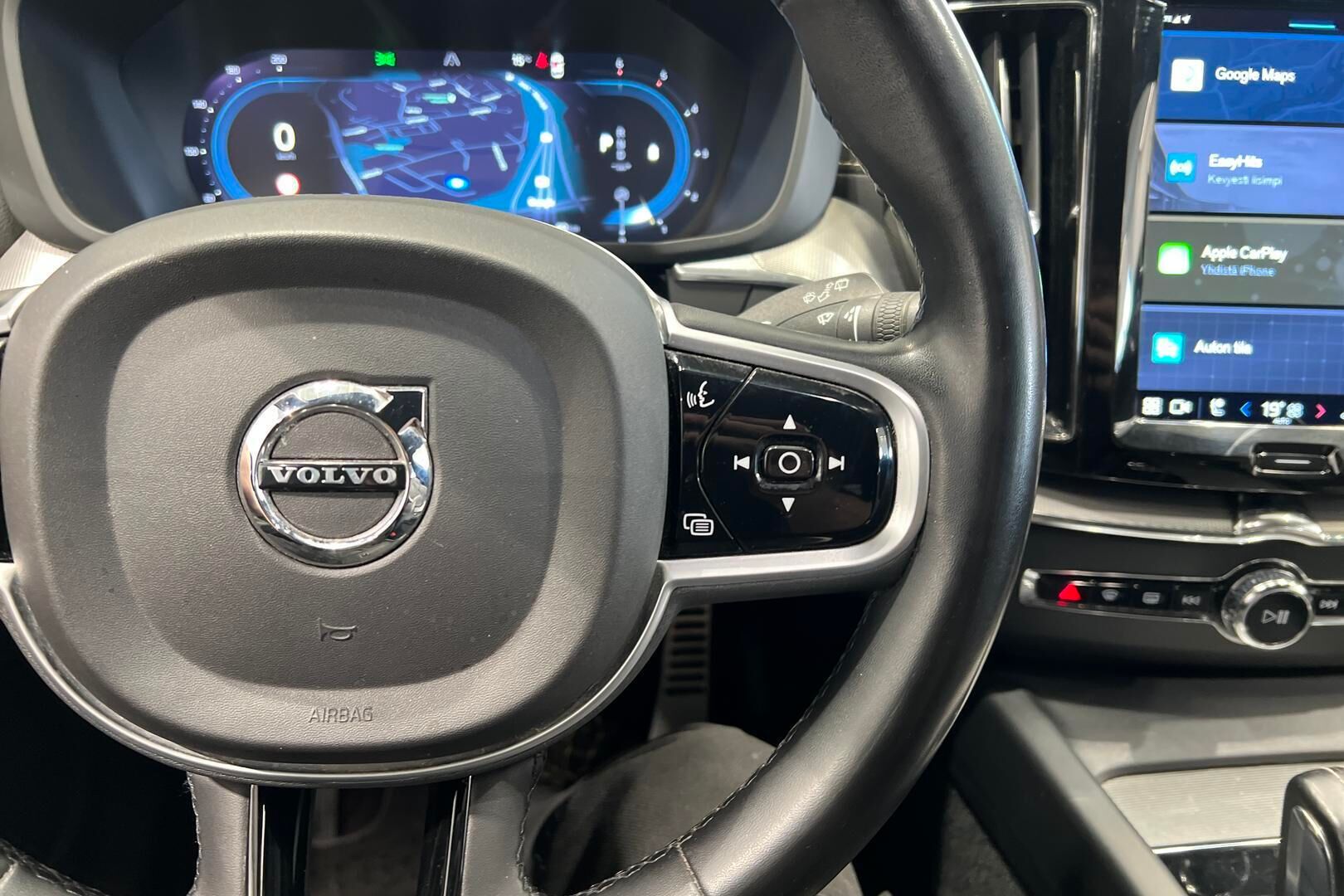 Volvo XC60 iso kuva 23