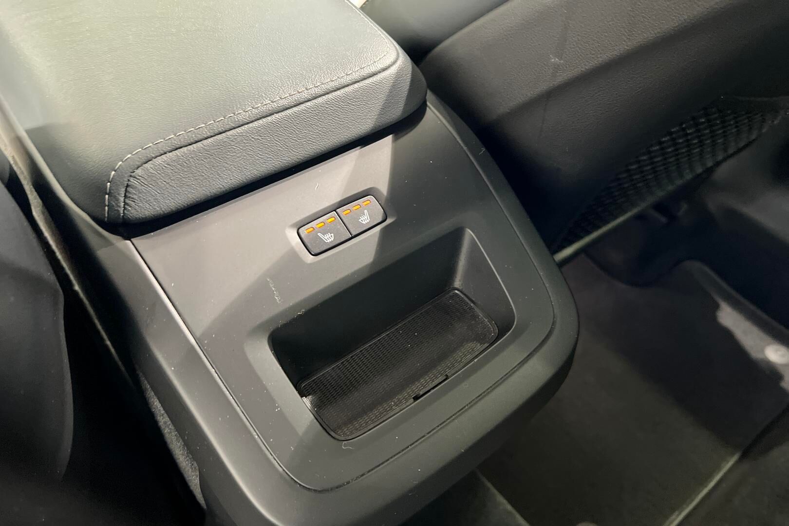 Volvo XC60 iso kuva 29