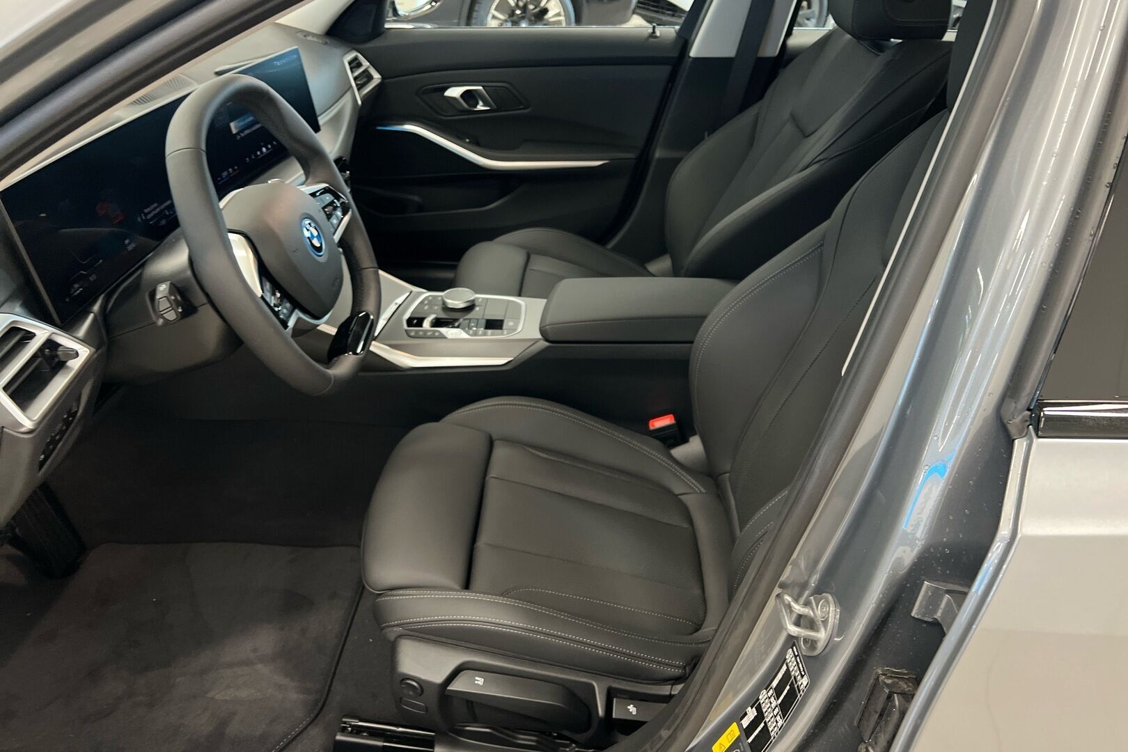BMW 3-sarja iso kuva 7