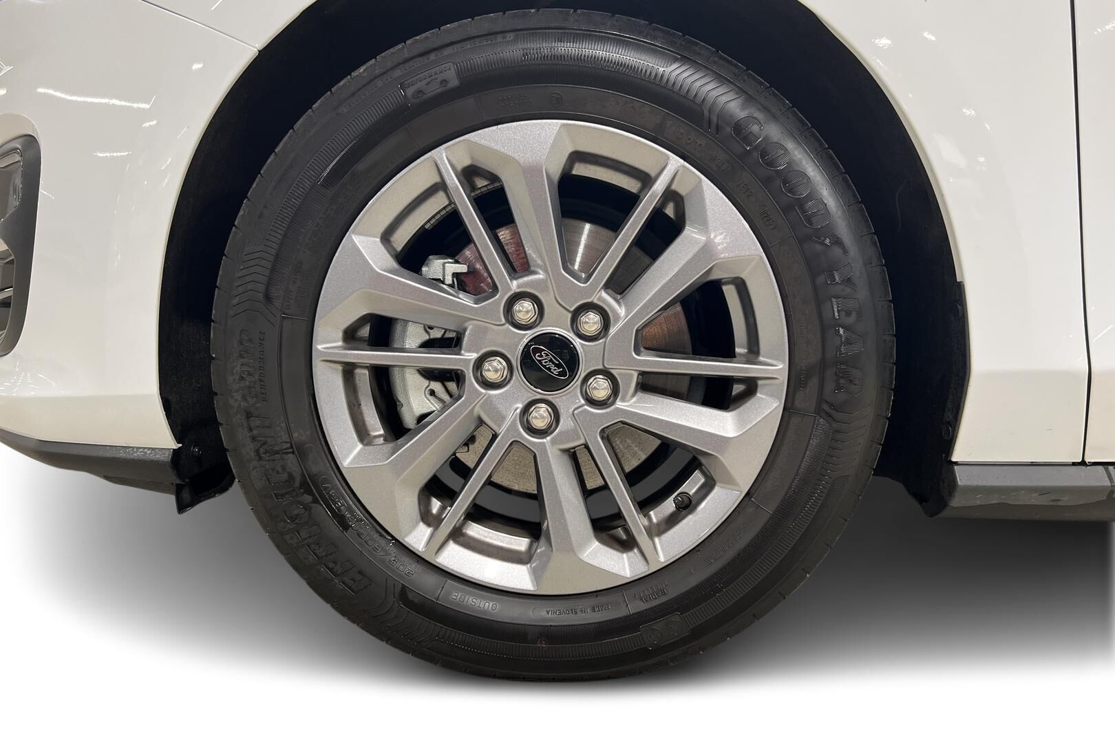 Ford Focus iso kuva 12