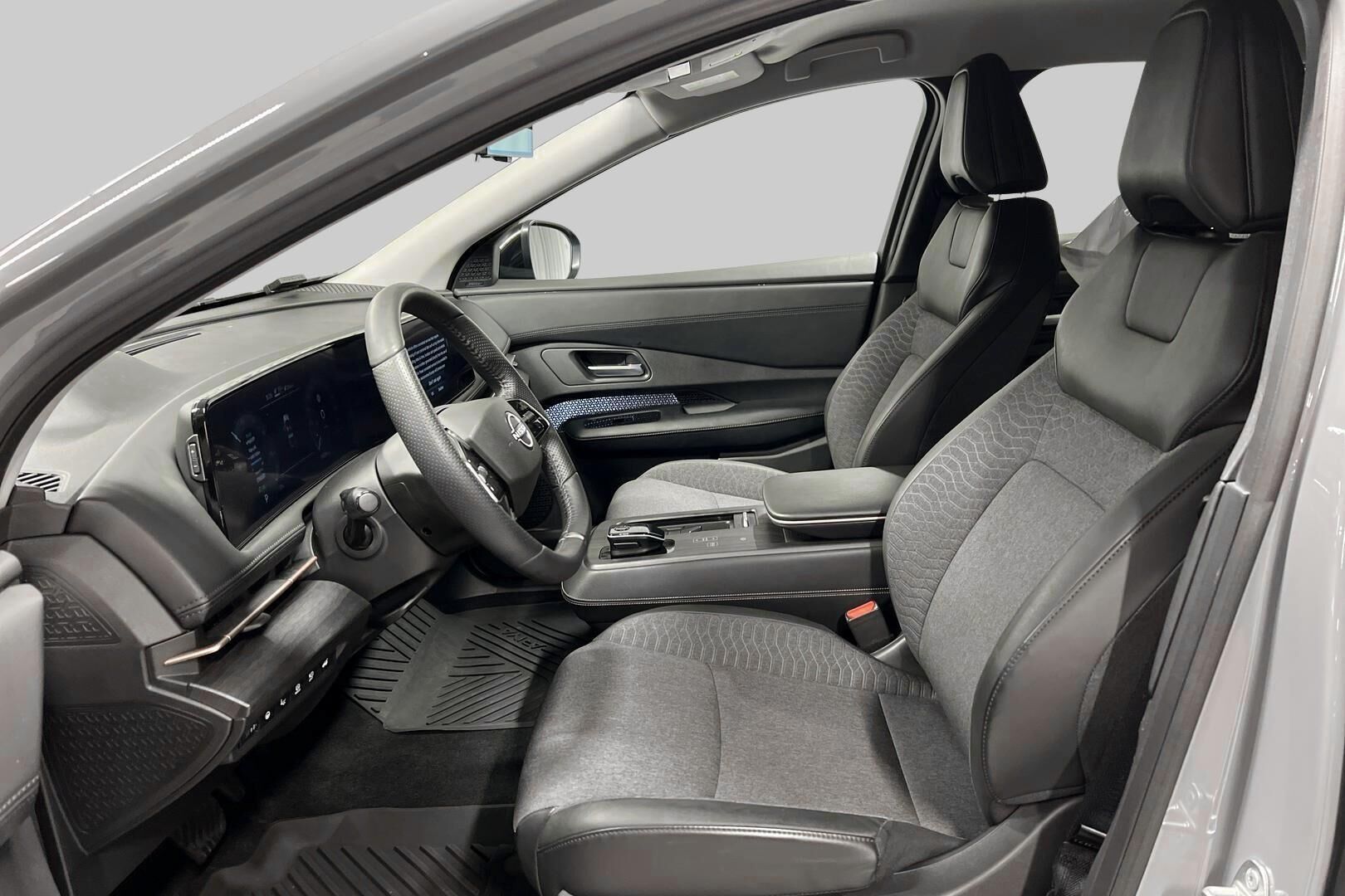 NISSAN ARIYA iso kuva 8