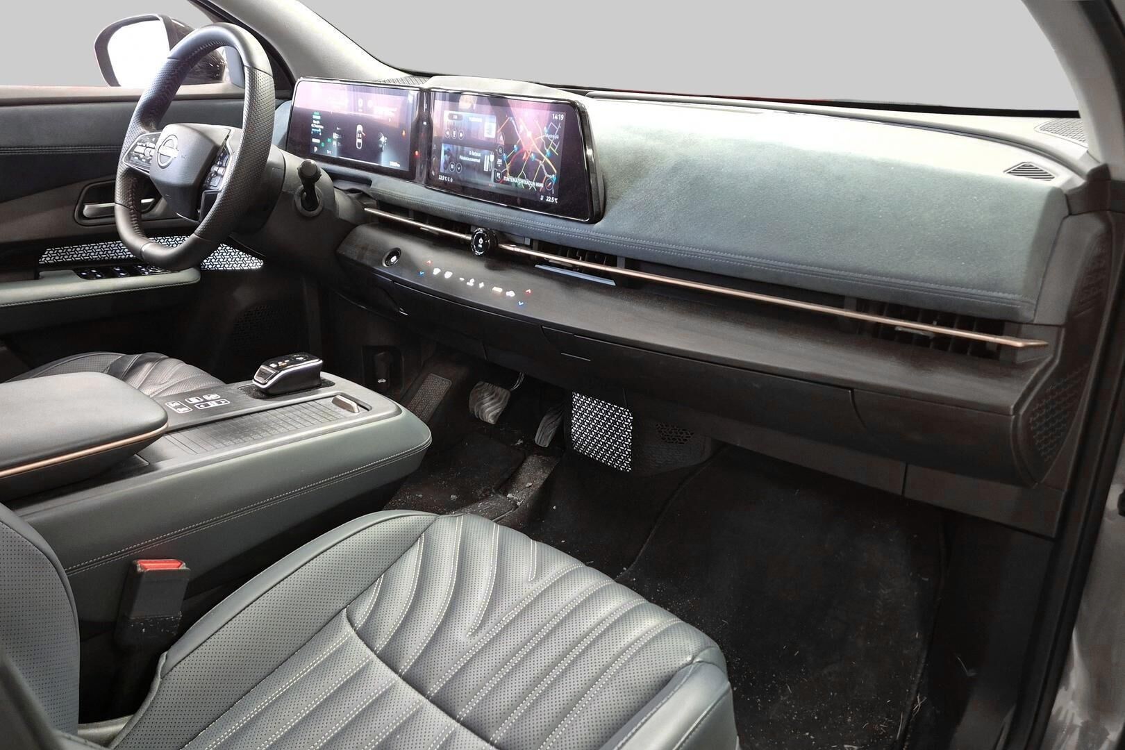 Nissan Ariya iso kuva 5