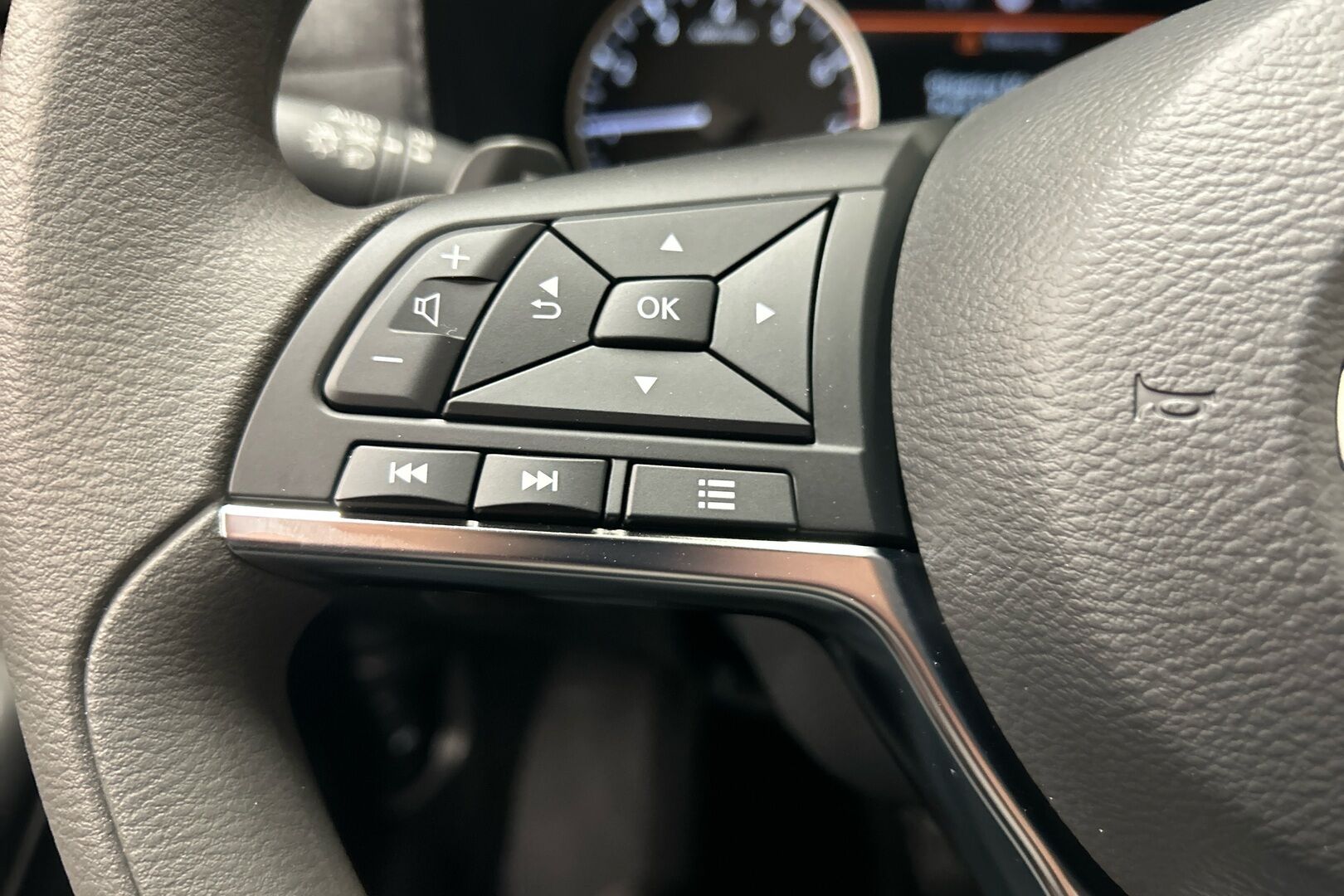 Nissan Juke iso kuva 12