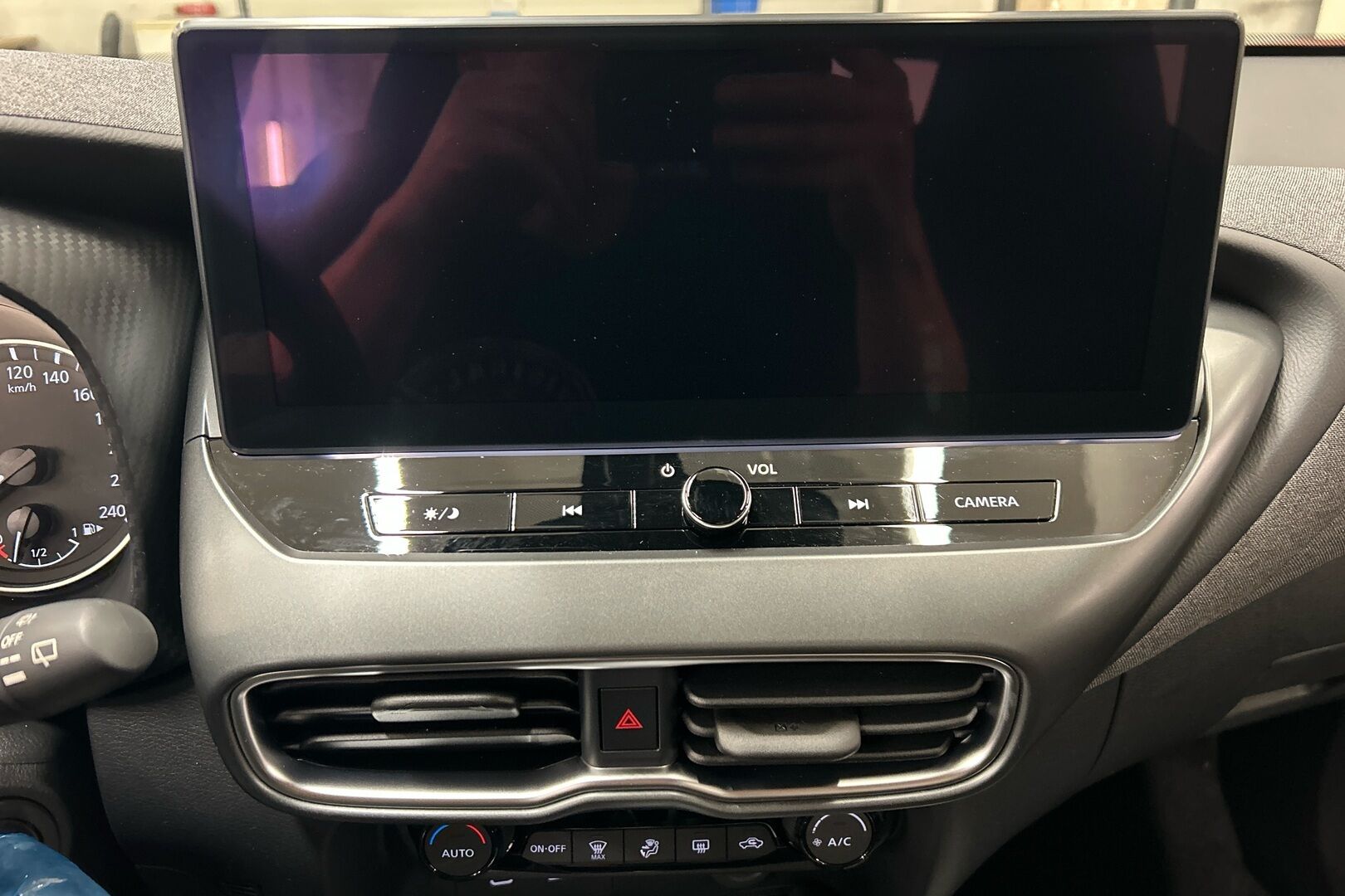 Nissan Juke iso kuva 14